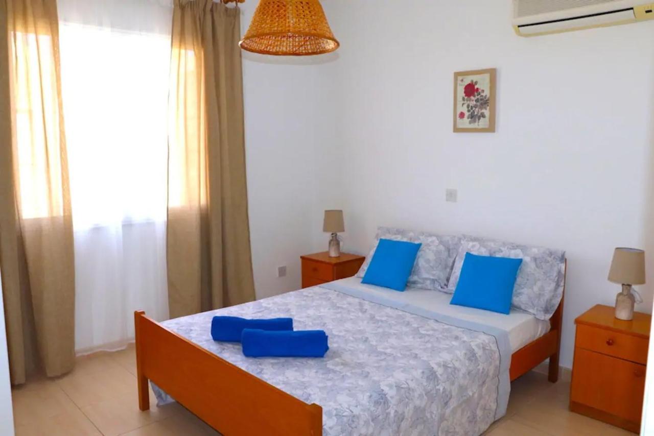 Central 2 Bedroom Apartment In Kato Paphos מראה חיצוני תמונה