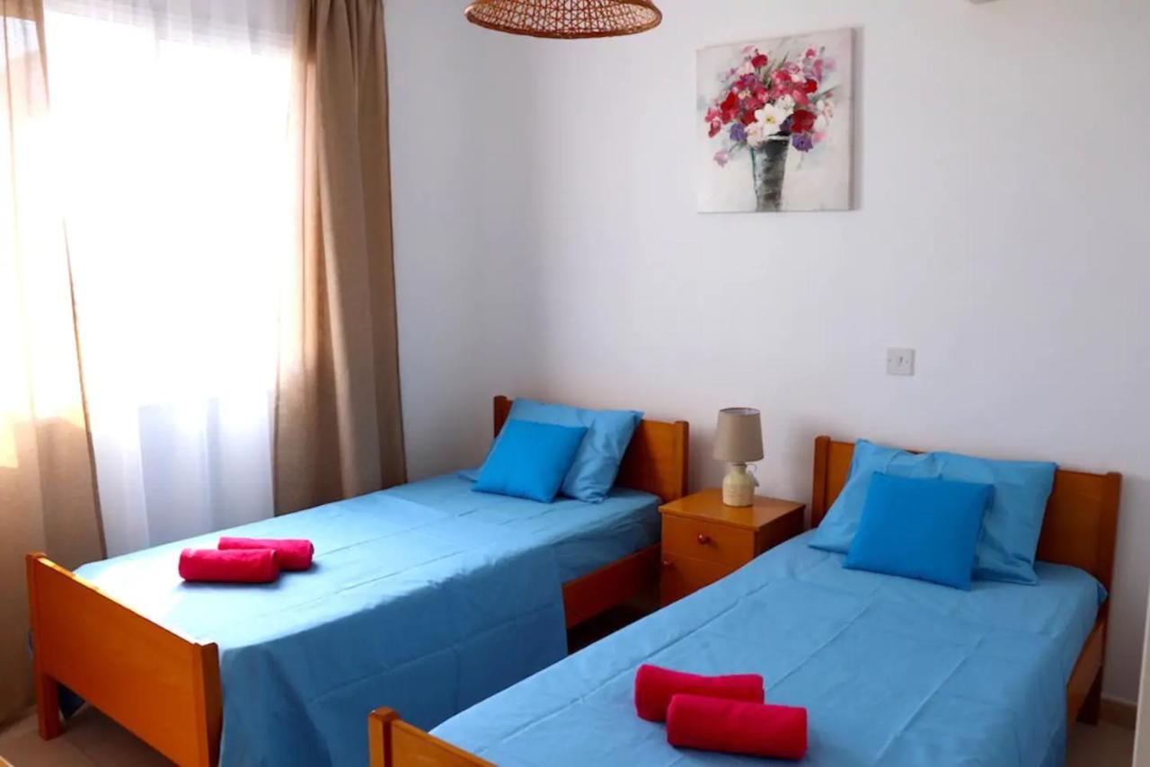 Central 2 Bedroom Apartment In Kato Paphos מראה חיצוני תמונה