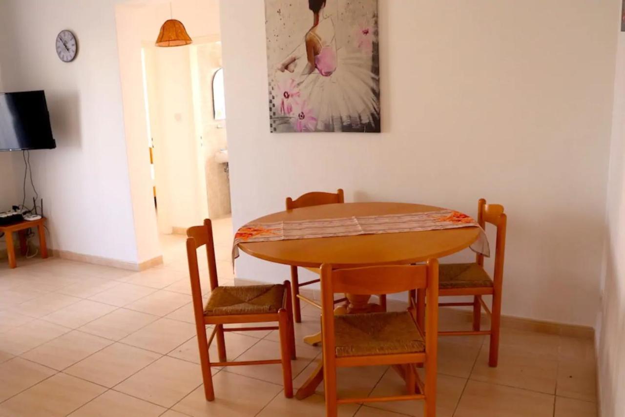 Central 2 Bedroom Apartment In Kato Paphos מראה חיצוני תמונה