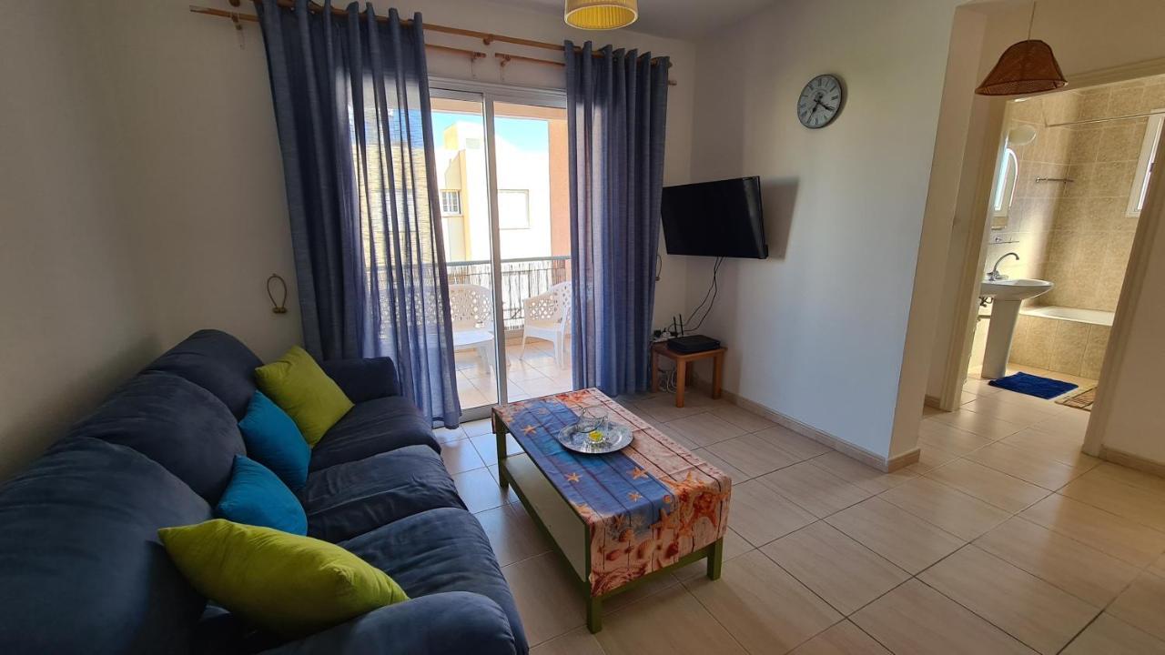 Central 2 Bedroom Apartment In Kato Paphos מראה חיצוני תמונה