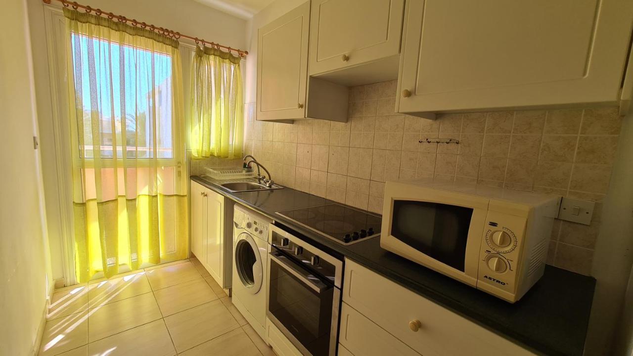 Central 2 Bedroom Apartment In Kato Paphos מראה חיצוני תמונה